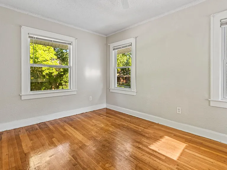 5400 Michigan Ave — Photo 6