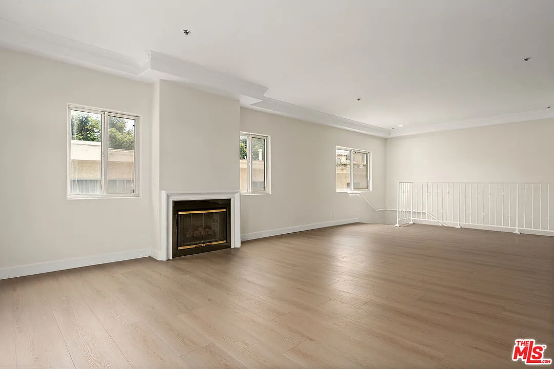 2 bed, 2.5 bath, 1656 sqft, $4,900 — Photo 4