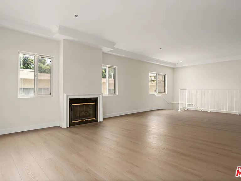 1315 S Saltair Ave #203 — Photo 4