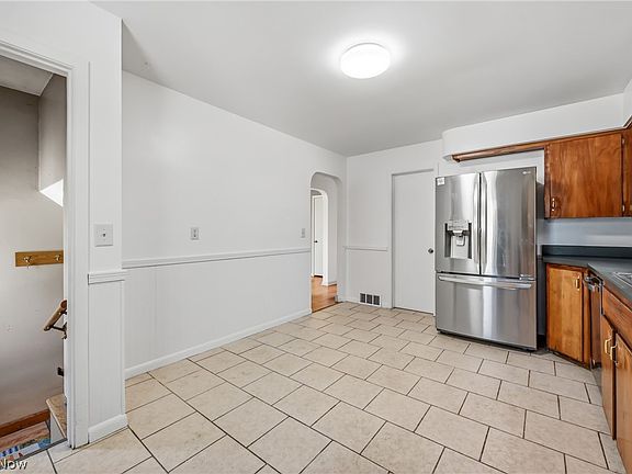 4th image of 5059 Kuszmaul Ave