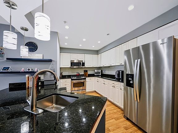 4th image of 501 Commerce Dr Unit 2212