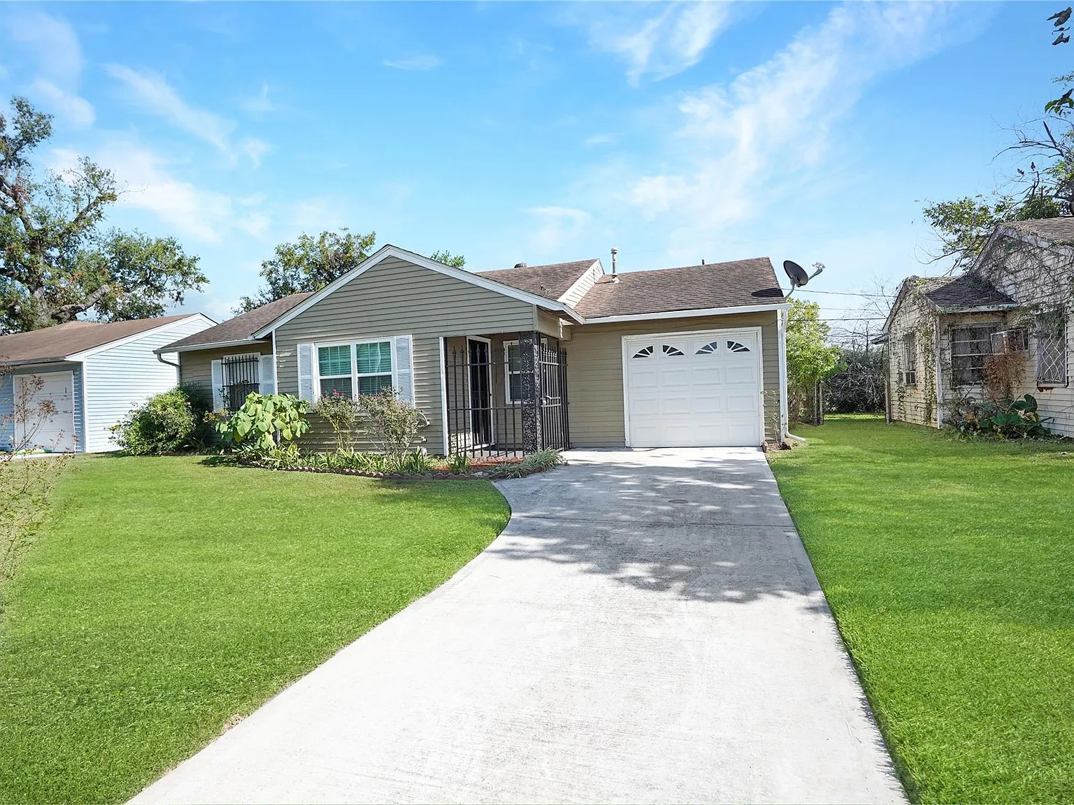 2 bed, 1.0 bath, 840 sqft, $1,450 — Photo 2