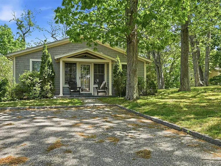 1185 Fleetwood Rd — Photo 1