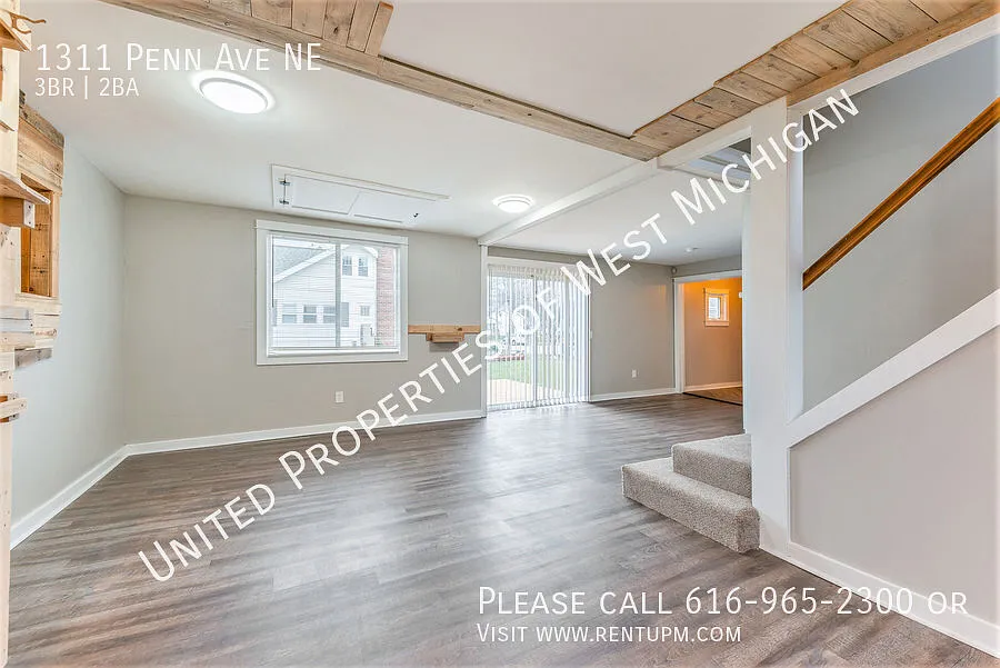 Available Now | 3 Bed, 2 Bath Single Family Home in the Creston Neighborhood | Modern | Laundry |... — Photo 4