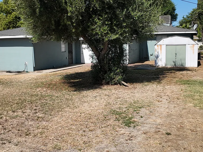 Fairview Ave — Photo 31