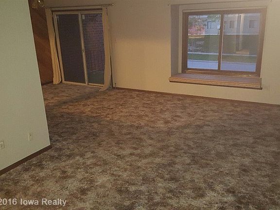 4th image of 4533 Woodland Ave Unit 4