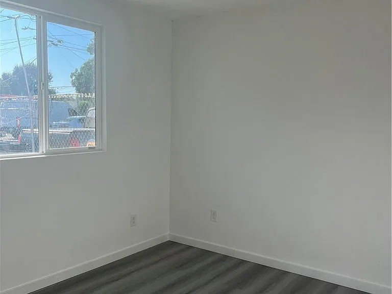 1387 W Holt Ave — Photo 4