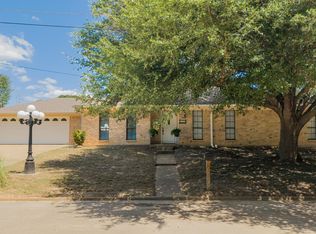 608 W Sunnyside Dr, Overton, TX 75684