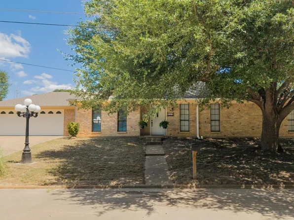 608 W Sunnyside Dr, Overton, TX 75684