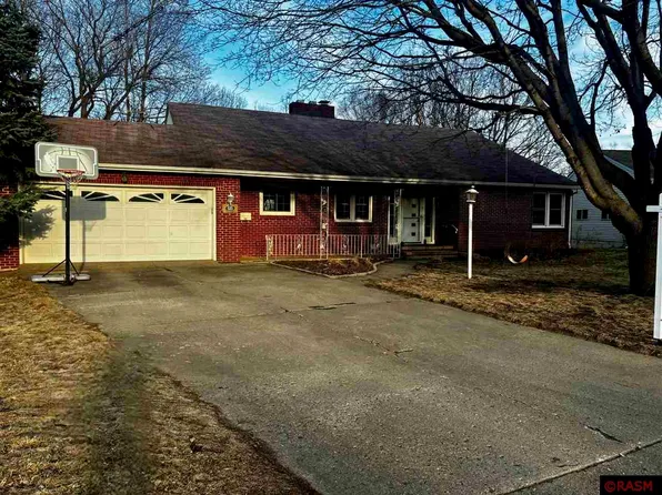 535 Capitol Dr, Saint Peter, MN 56082