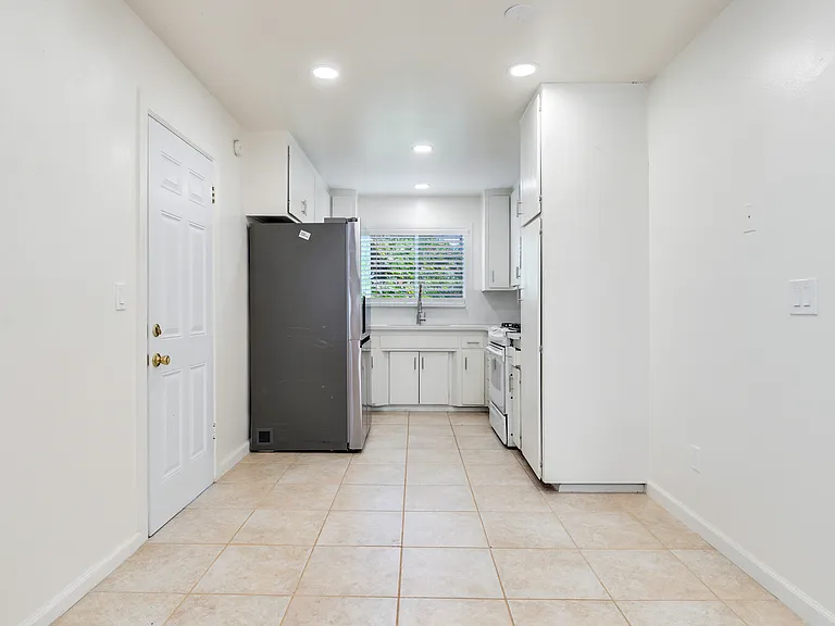 33073 Buena Vista St — Photo 7