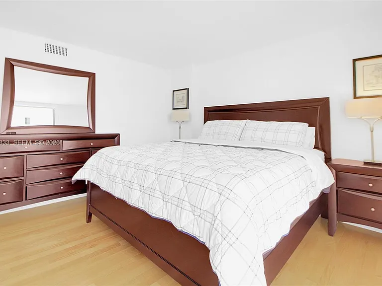 5757 Collins Ave #1003 — Photo 40