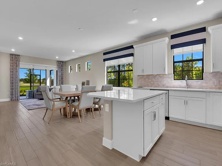 11694 Canal Grande Dr — Photo 8