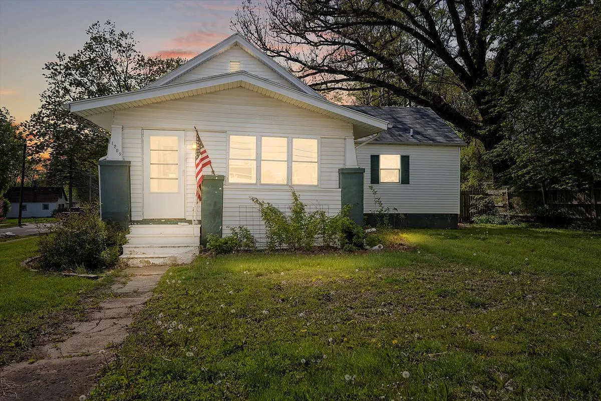 1209 Bunn St photo 1