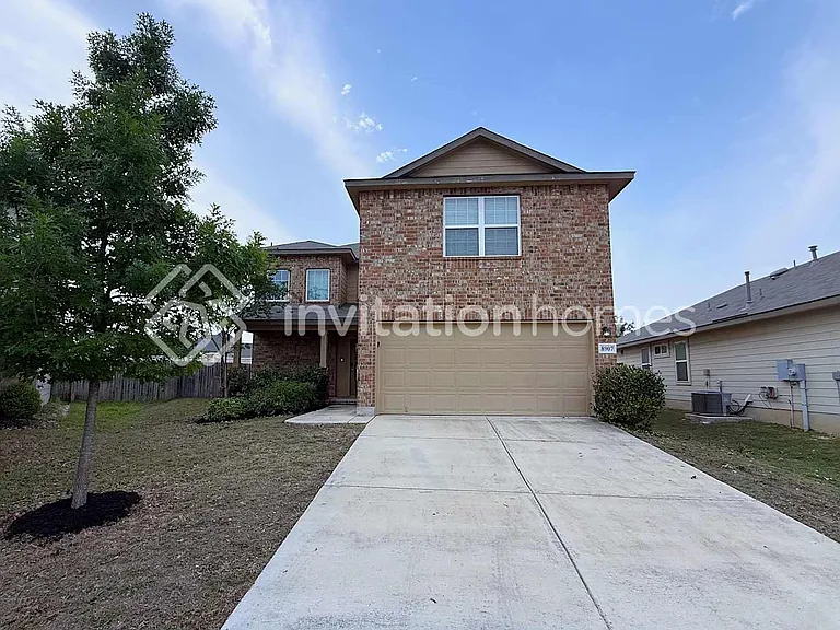 8907 Taylor Grv — Photo 1