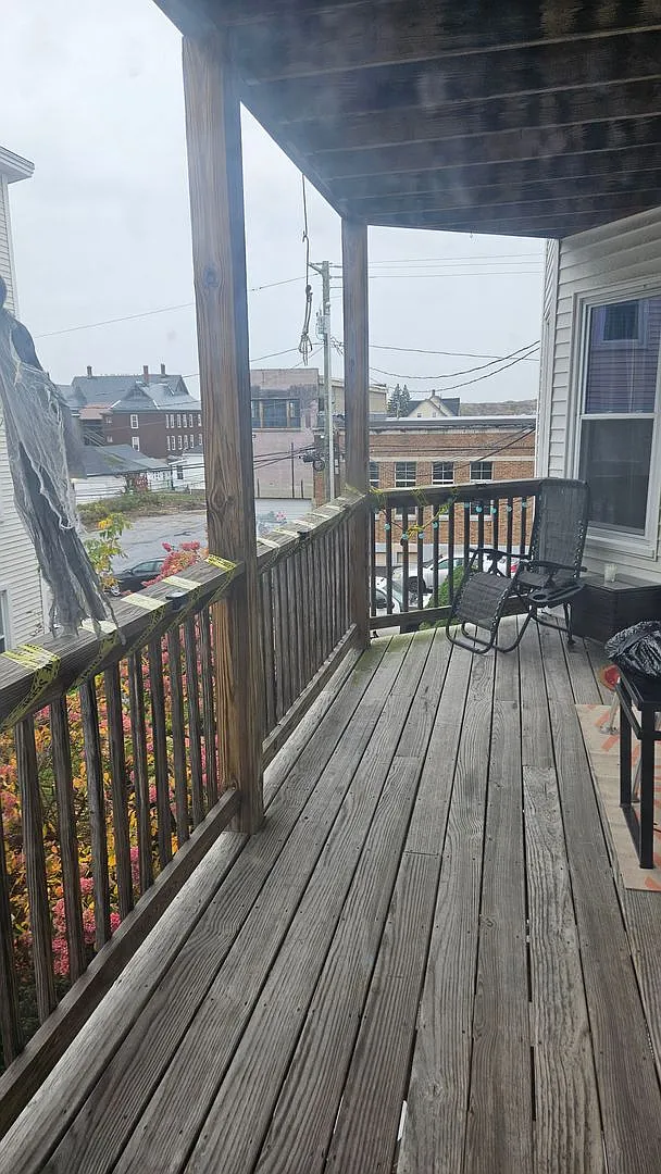 637 Harvard St — Photo 1