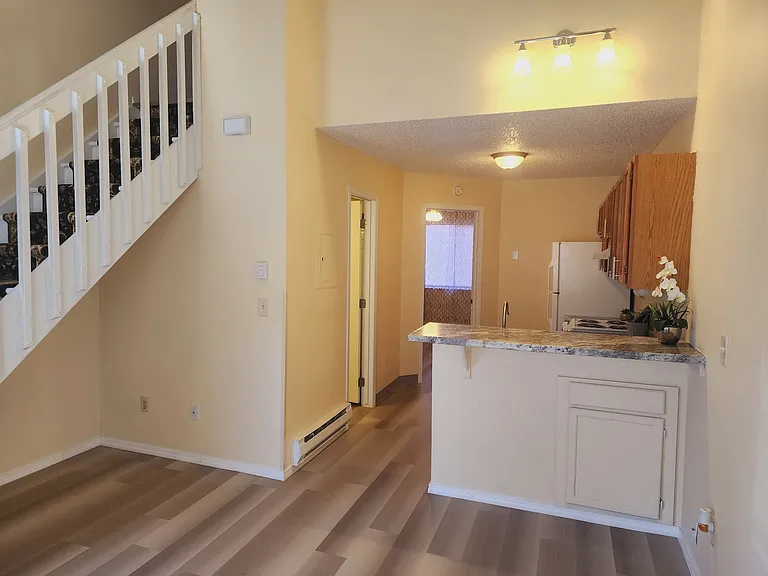 147 Wellington St — Photo 4