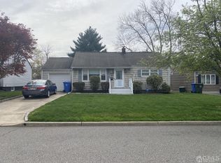 35 Maplewood Ave, Colonia, NJ
