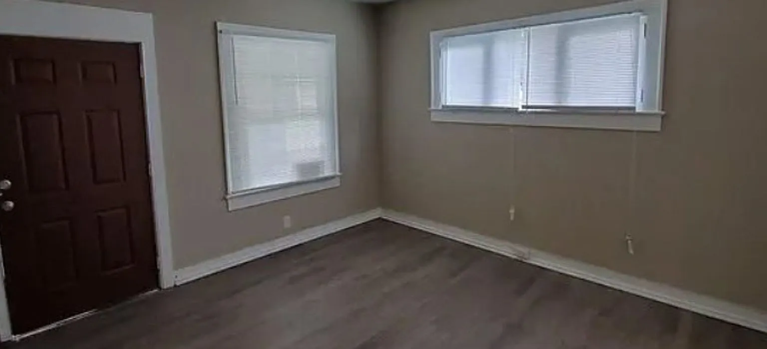 Remodeled 2-bed, 1 Bath in Irvington — Photo 4