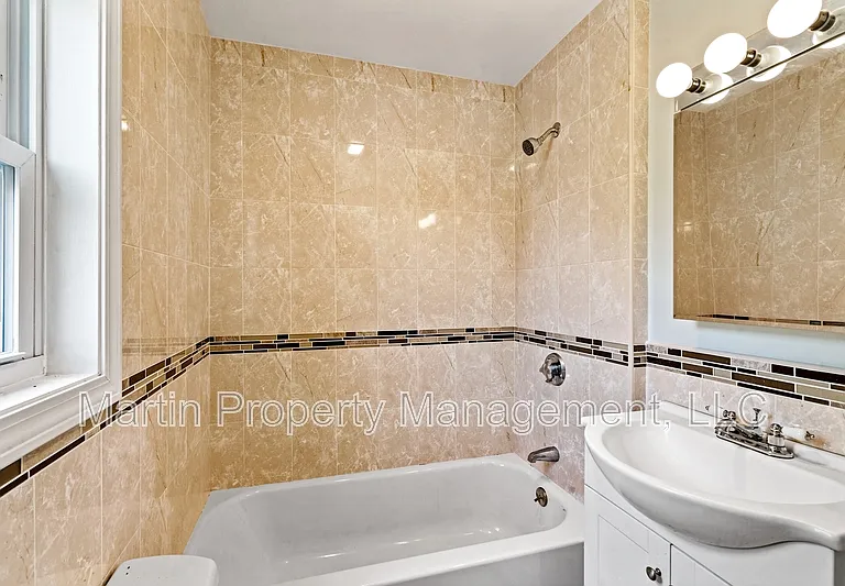 79 Derby St #2 — Photo 8