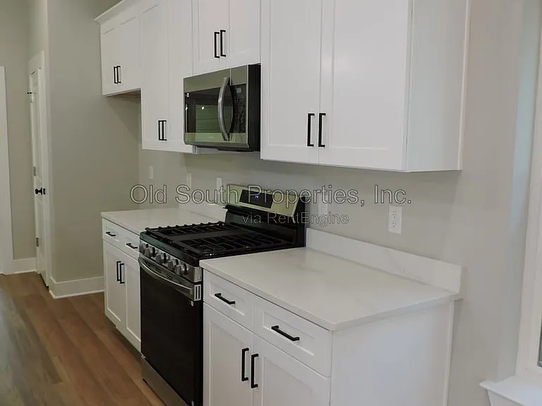 706 N F St #B — Photo 12