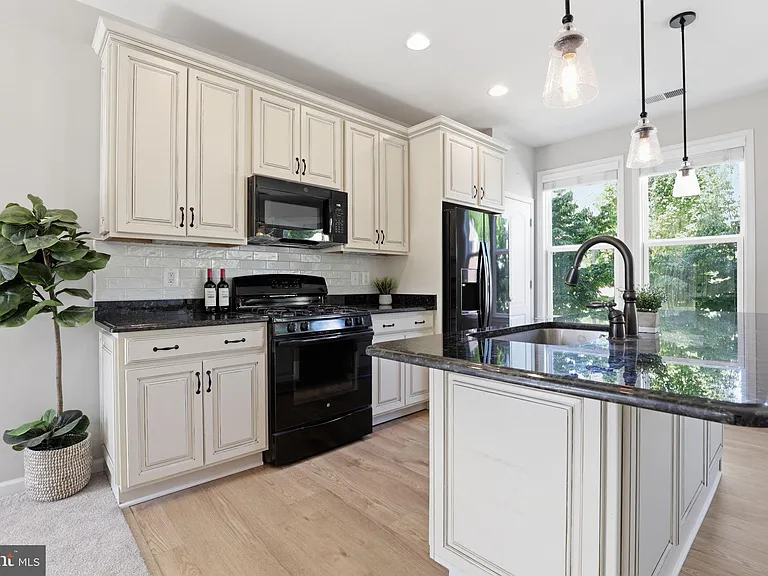 8923 Quarry Rd — Photo 4
