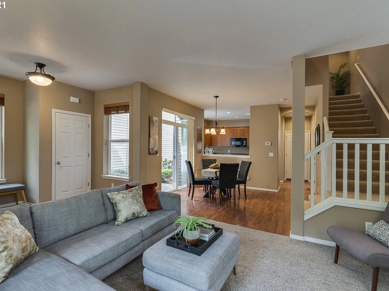 3 bed, 2.5 bath, 1710 sqft, $2,500 — Photo 4