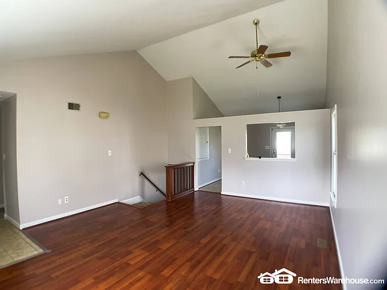 422 Reading Ave — Photo 8