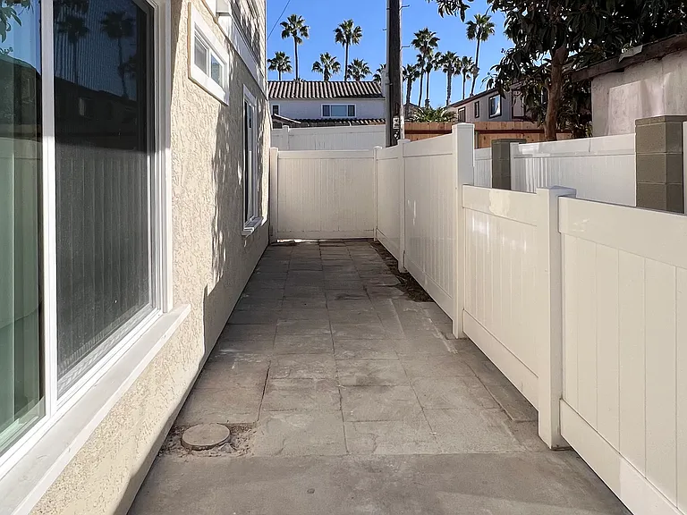 Florida Street Apartments — Photo 32