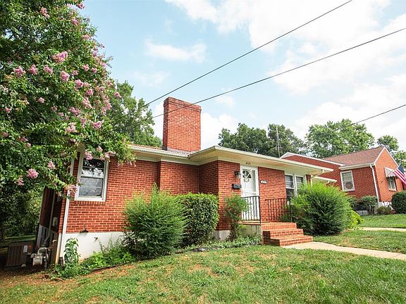 3rd image of 4515 Oakdale Dr