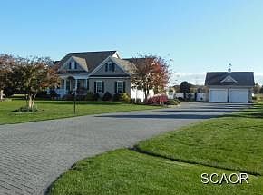 3rd image of 14 Lewis Dr
