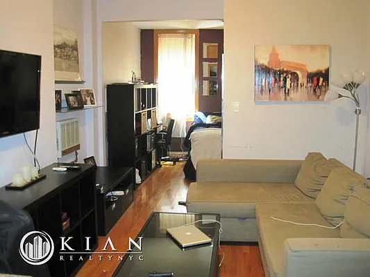 Rented by Kian Realty | media 24