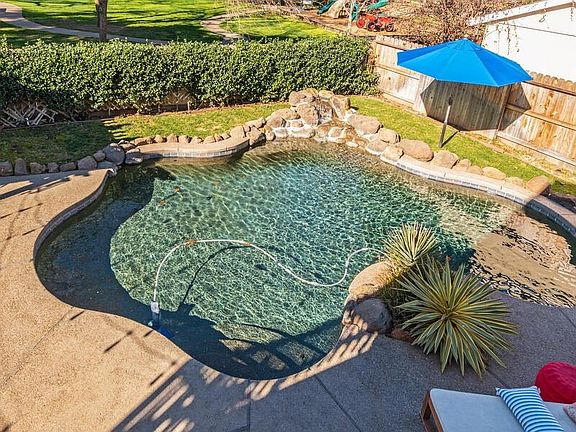 2nd image of 2708 Catania Way