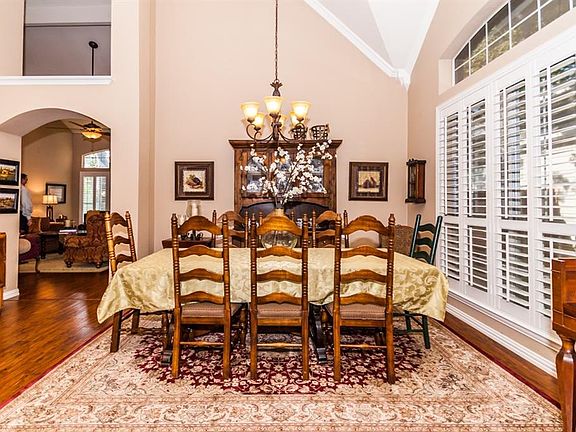 4th image of 837 Forest Hollow Dr