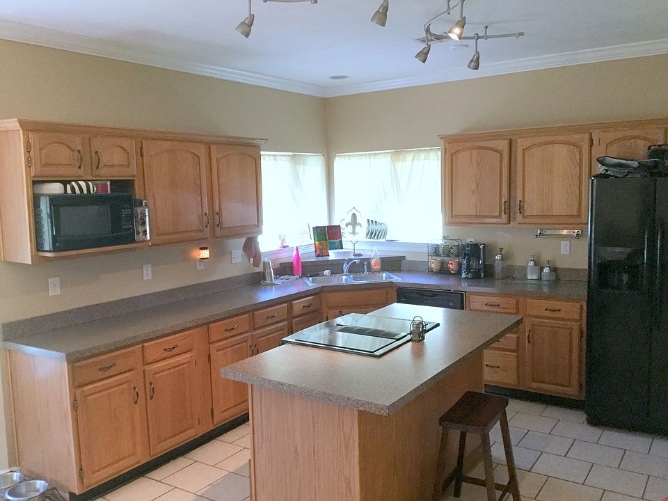 1st image of 306 Salem Dr
