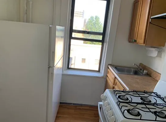 Rented by Space Link Realty | media 12