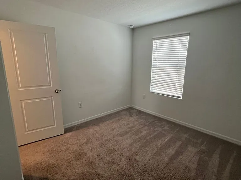 117 Mandovi St — Photo 17