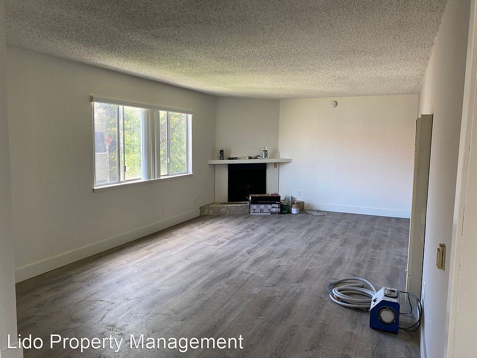 1st image of 16952 Lynn Ln APT B