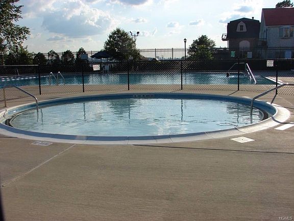4th image of 71 Beacon Ln #150B