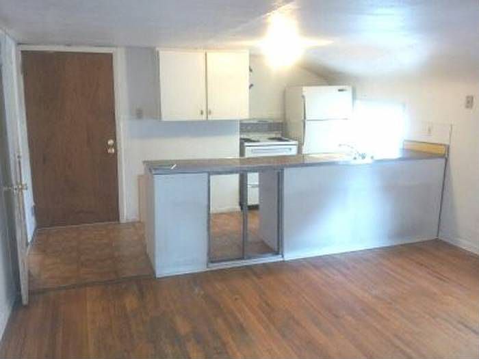 Kit & Living Area