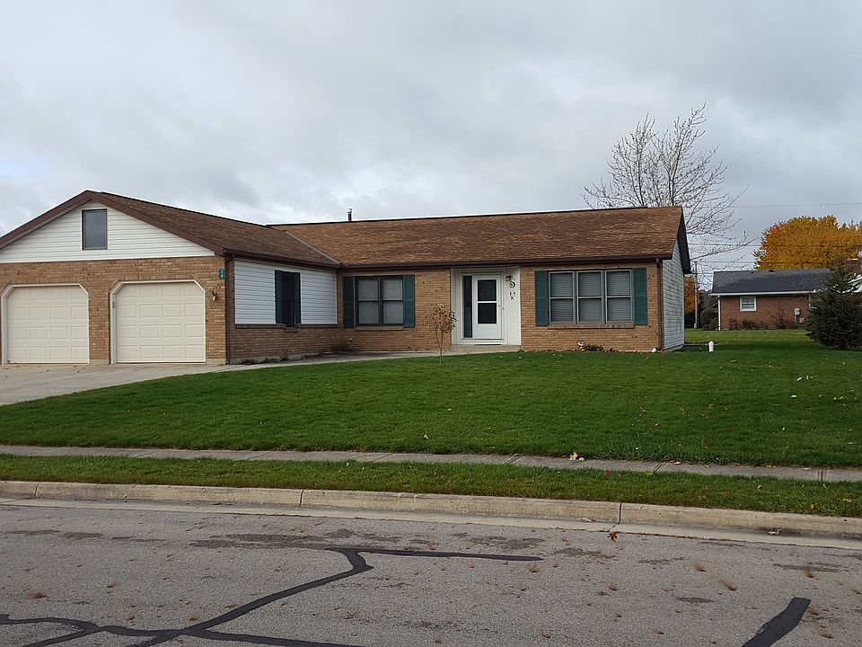 1st image of 20 Dogwood Dr