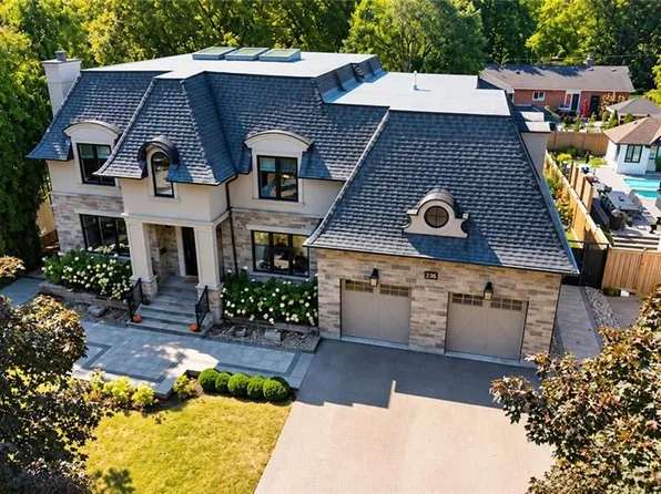 236 Poplar Dr, Burlington, ON L7L 2N4