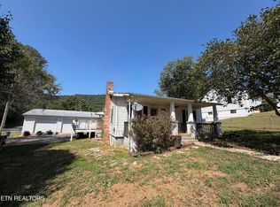 1116 W Walden St, La Follette, TN 37766