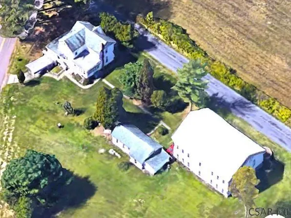 1431 Spruce Run Rd, Windber, PA 15963