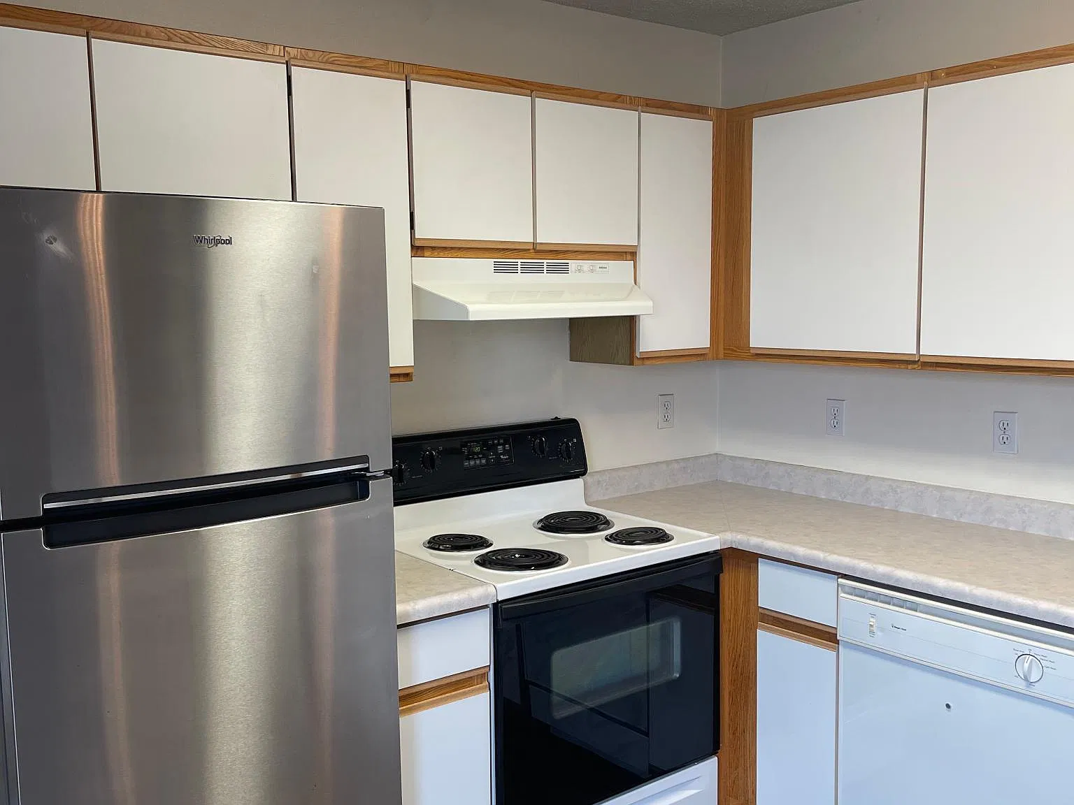 4 bed, 1000 sqft, $2,373 — Photo 3