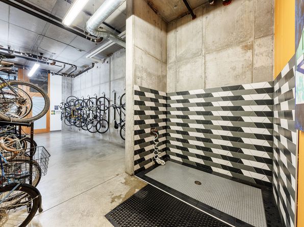 60 SE 10th Ave APT 201