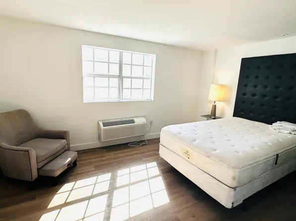 2801 W Commercial Blvd, Fort Lauderdale, FL