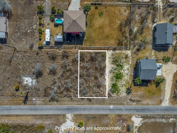 98 W Shady Oak, Rockport, TX 78382