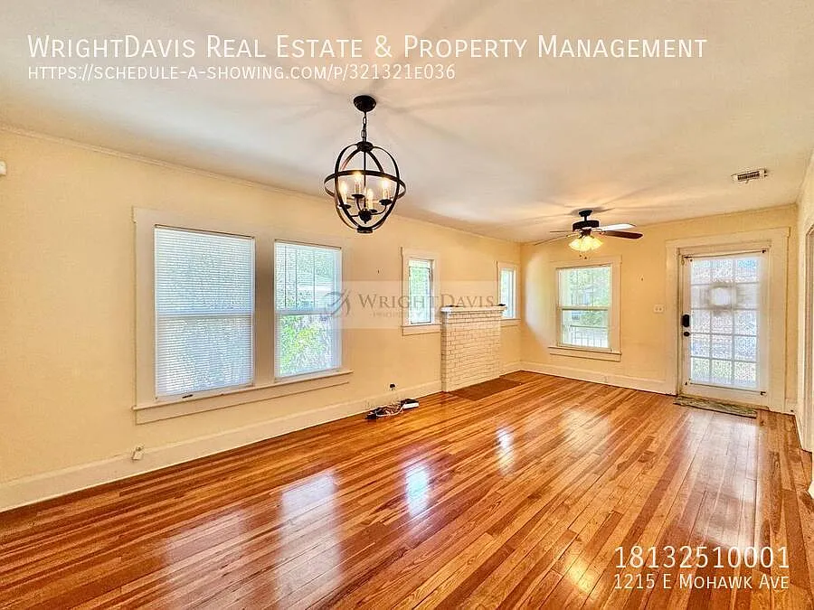 Super Unique 2/1 Seminole Heights Home — Photo 3