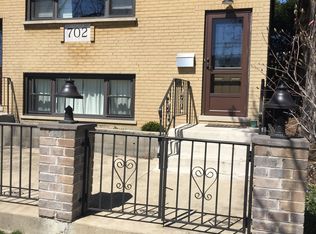 702 Rogers St, Downers Grove, IL 60515